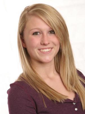 Mina Massey headshot