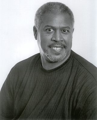 Xavier Bonds headshot