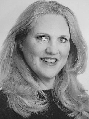 Kim Clark headshot
