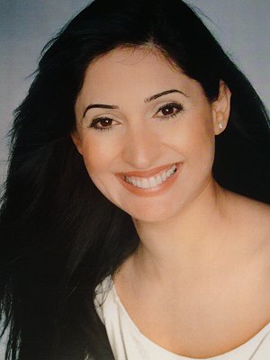 Josiane Gifford headshot