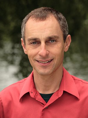 Robert Geller headshot